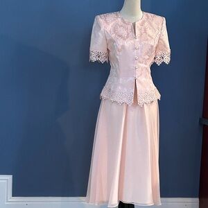 Elegant Early 2000’s Mother of the Bride/Groom 2 Piece Pale Peach size 10P Dress